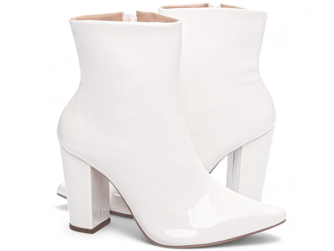 Bota Verniz Branco Elegance Torricella - Zíper interno na cor Branco - Cano Curto