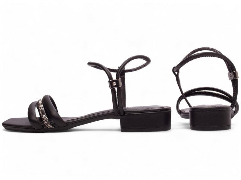 Strass Elegance Torrícella - Ideal para eventos casuais ou looks sofisticados do cotidiano.