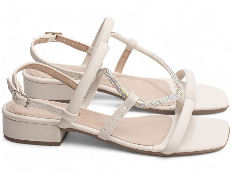 Strass Charm Torrícella - Perfeita para eventos casuais ou looks diurnos sofisticados.