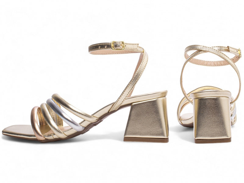 Caramelo Chic Torrícella - Perfeita para eventos casuais ou looks elegantes do cotidiano.