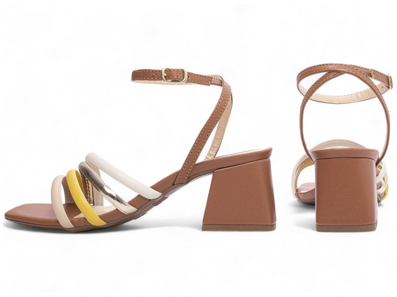 Caramelo Chic Torrícella - Perfeita para eventos casuais ou looks elegantes do cotidiano.