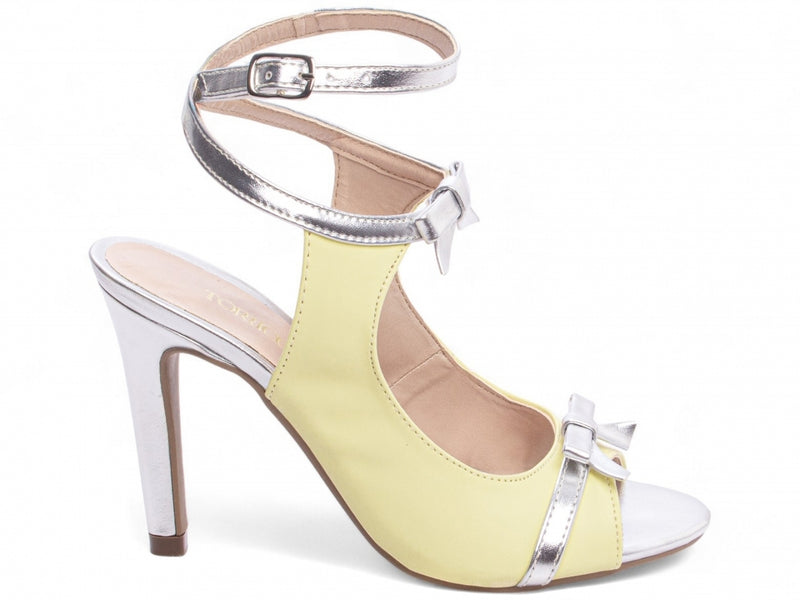 Sandália Brilho Torrícella - Estilo Versátil - Conforto e Durabilidade