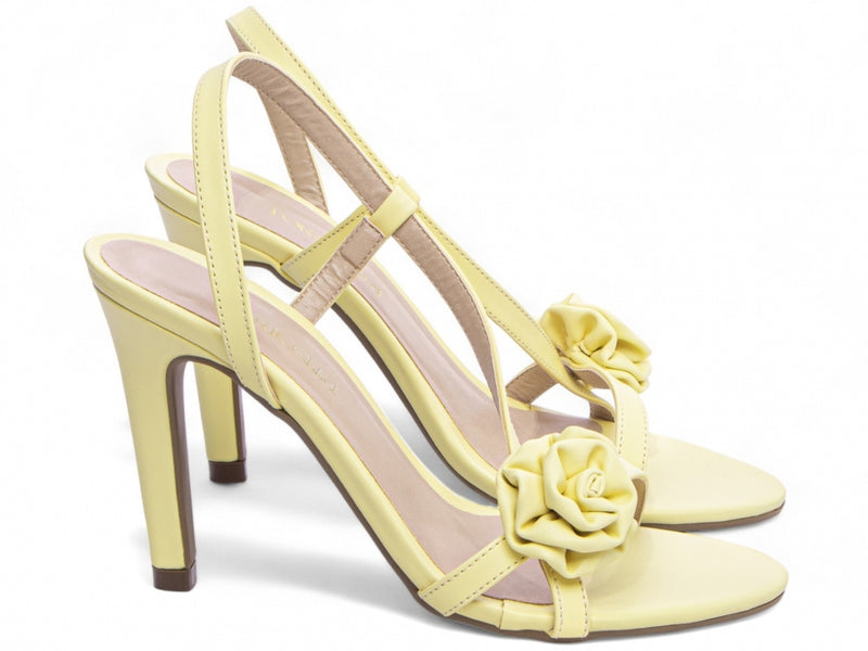 Sandália Flor Torrícella - Estilo Único - Versatilidade