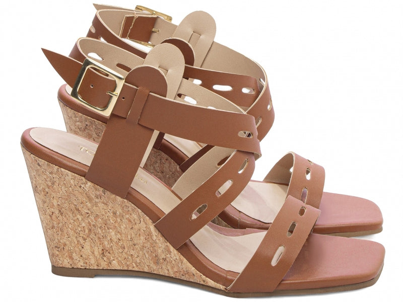 Sandália Anabela Fivela Rustica - Conforto com Design Marcante