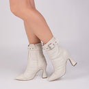 Bota Elegance Off White Torrícella - Fivela Prata - Bico Fino