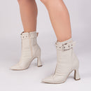 Bota Elegance Off White Torrícella - Fivela Prata - Bico Fino