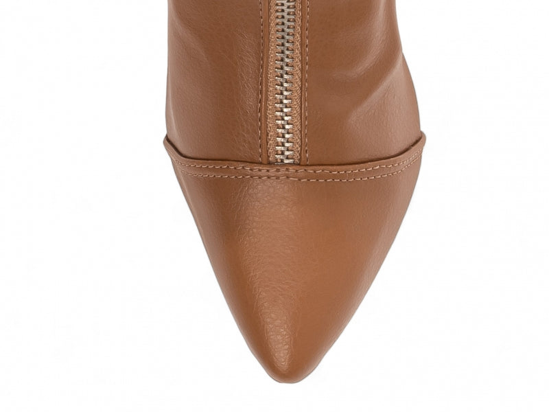 Bota Elegance Caramelo Torrícella - Fivela Off White - Bico Fino