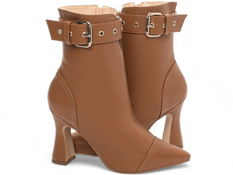 Bota Elegance Caramelo Torrícella - Fivela Off White - Bico Fino