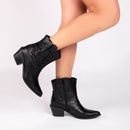 Bota Country Charm Torrícella - Preta ou Off White - Cano Baixo