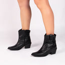 Bota Country Charm Torrícella - Preta ou Off White - Cano Baixo