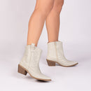 Bota Country Charm Torrícella - Preta ou Off White - Cano Baixo