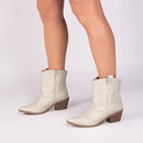 Bota Country Charm Torrícella - Preta ou Off White - Cano Baixo