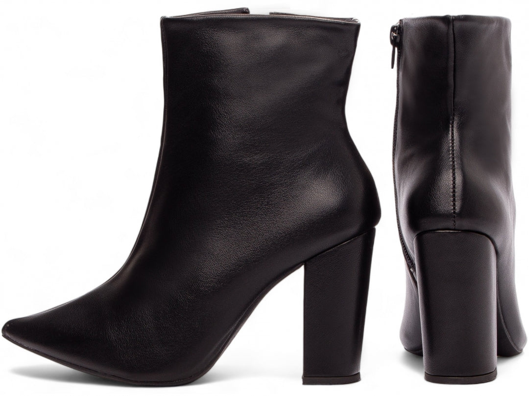 Bota Preta Elegance Torrícella - Zíper interno na cor Preto - Cano Curto