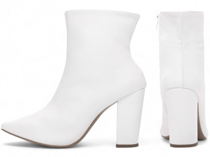 Bota Branca Elegance Torrícella - Zíper interno na cor Branco - Cano Curto