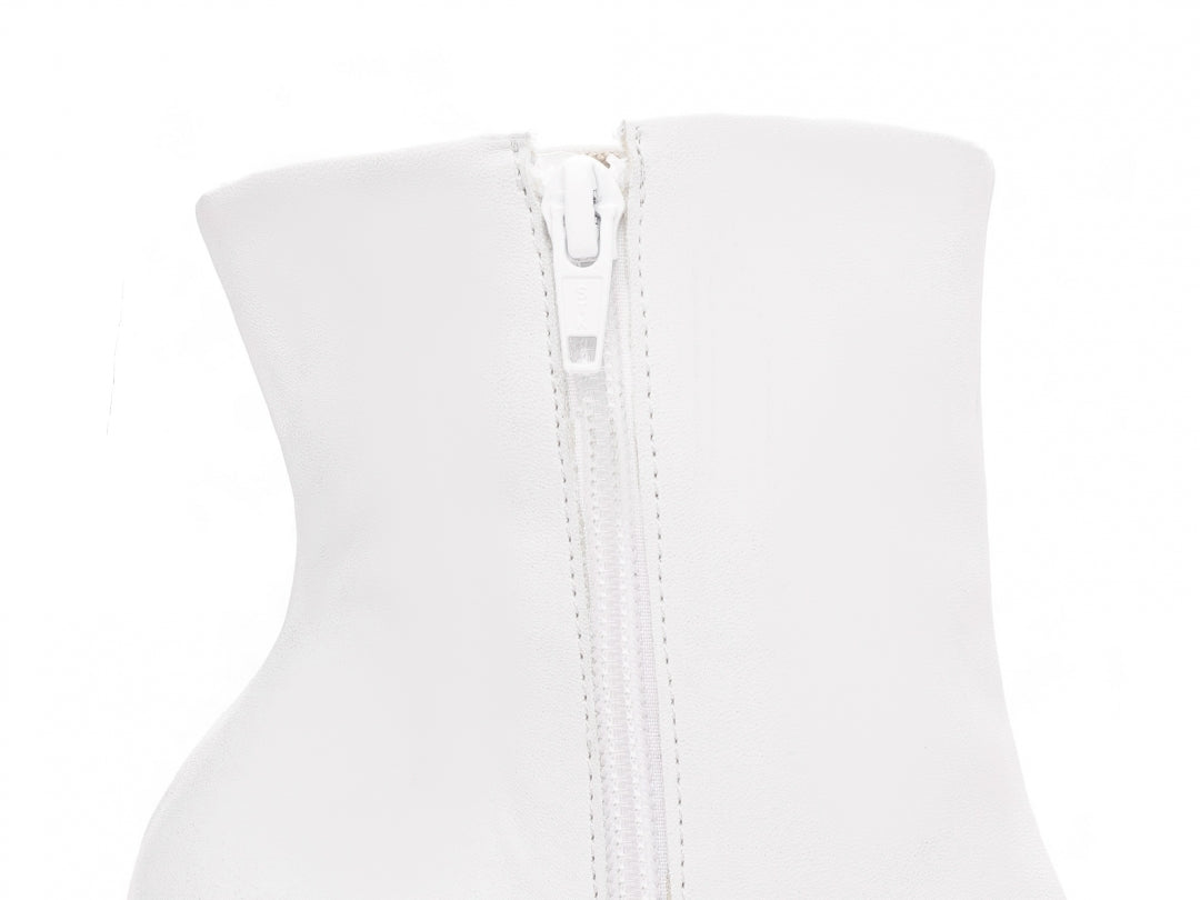 Bota Branca Elegance Torrícella - Zíper interno na cor Branco - Cano Curto