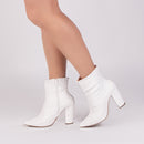 Bota Branca Elegance Torrícella - Zíper interno na cor Branco - Cano Curto