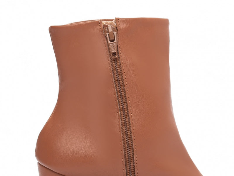 Bota Caramelo Elegance Torrícella - Zíper interno na cor Caramelo - Cano Curto