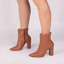 Bota Caramelo Elegance Torrícella - Zíper interno na cor Caramelo - Cano Curto