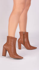 Bota Caramelo Elegance Torrícella - Zíper interno na cor Caramelo - Cano Curto