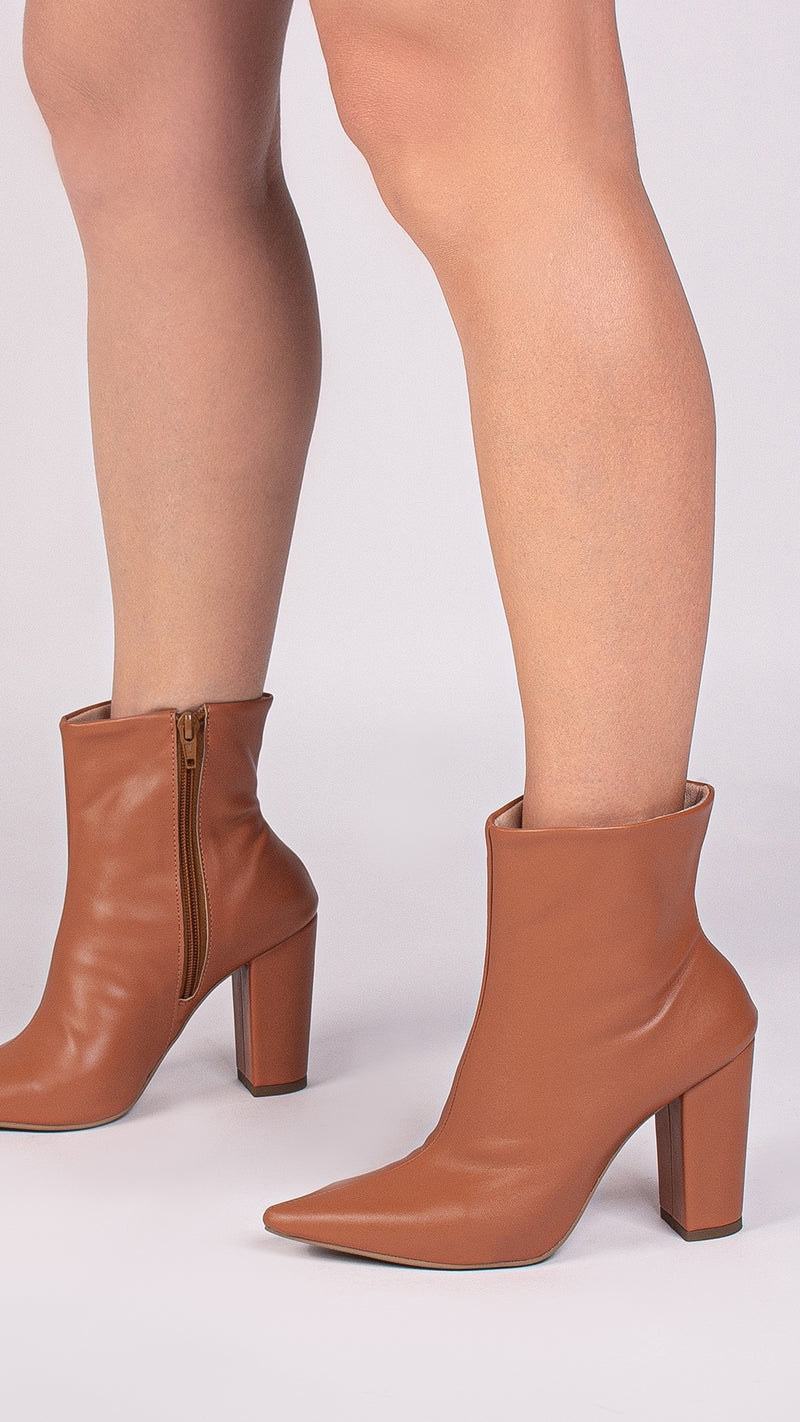 Bota Caramelo Elegance Torrícella - Zíper interno na cor Caramelo - Cano Curto