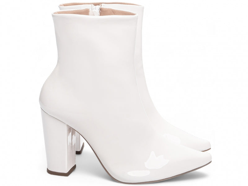 Bota  Verniz Branco Elegance Torricella - Zíper interno na cor Branco - Cano Curto