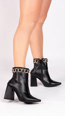 Bota Unique Torrícella - Pulseira com Corrente Dourada -Bico Fino