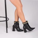 Bota Unique Torrícella - Pulseira com Corrente Dourada -Bico Fino