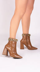 Bota Unique Torrícella - Pulseira com Corrente Dourada -Bico Fino