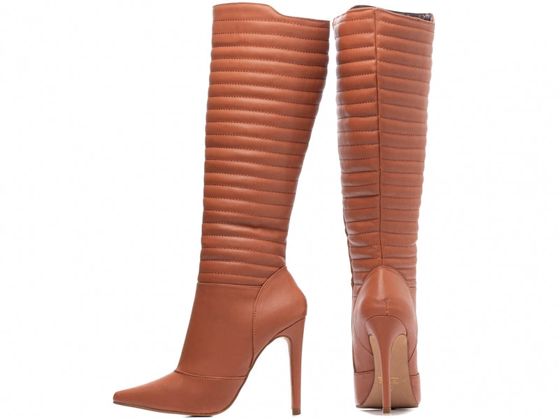Bota Cano Alto Matelassê Torrícella - Detalhes em Costuras Matelassê - Bico Fino