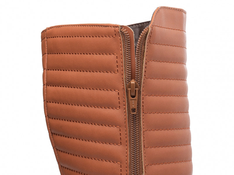 Bota Cano Alto Matelassê Torrícella - Detalhes em Costuras Matelassê - Bico Fino