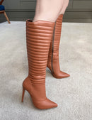 Bota Cano Alto Matelassê Torrícella - Detalhes em Costuras Matelassê - Bico Fino