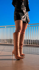 Bota Cano Alto Matelassê Torrícella - Detalhes em Costuras Matelassê - Bico Fino