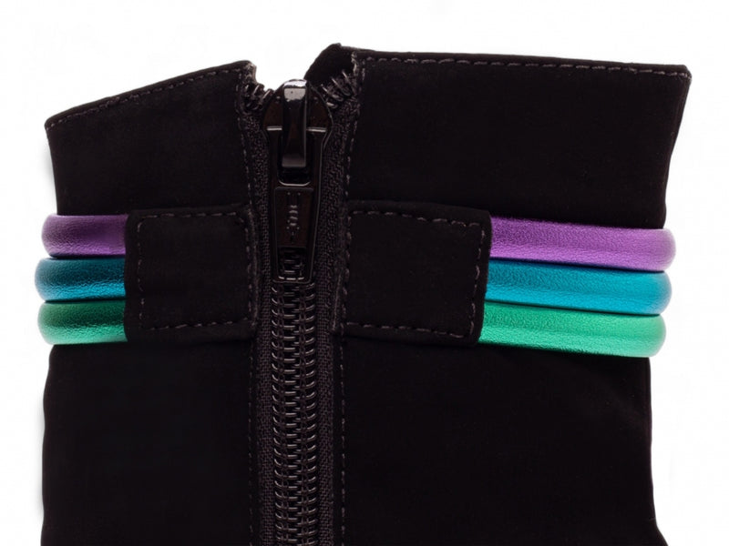 Bota Jovial Preta Torrícella - Tira em Cores Vibrantes - Bico Fino