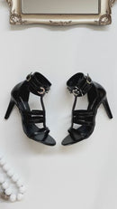 Sandália Lux Torrícella - Detalhes dourados para glamour